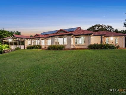 8 Dudley Court, Bunya - Thumbnail 2