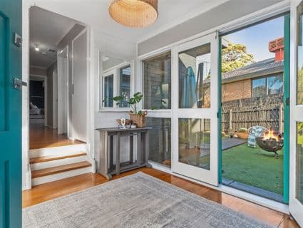 9 Malcolm Court, Frankston - Image 1