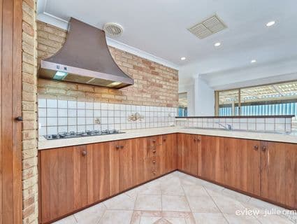 16 Camarino Drive, Woodvale - Thumbnail 6