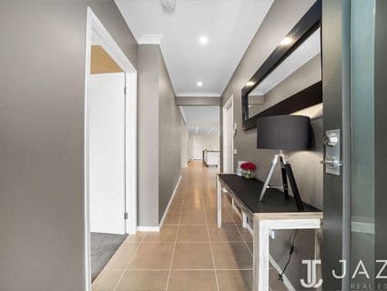 11 Sincere Drive, Point Cook - Thumbnail 5