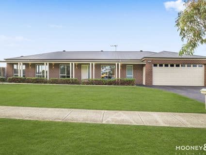 61 Denhams Road, Koo Wee Rup - Image 1