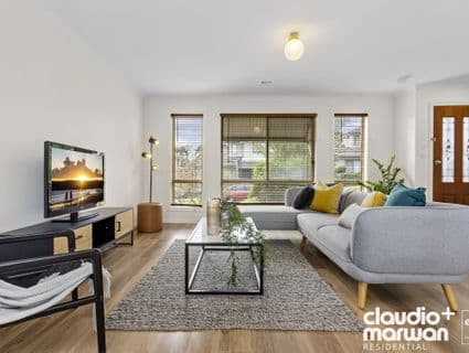 15 Forbes Grove, Oak Park - Thumbnail 3