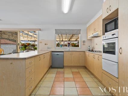 1 Waterford Avenue, Craigieburn - Thumbnail 4