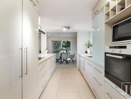 16 Lohe Street, Indooroopilly - Thumbnail 6
