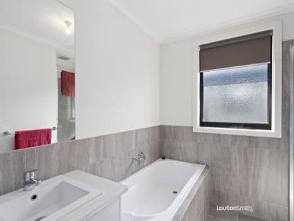 3 Molly Close, Kilsyth - Thumbnail 7