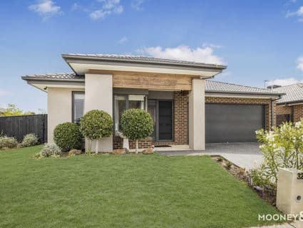 32 Lancelot Avenue, Clyde - Image 1