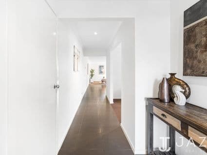 14 Waiben Crescent, Point Cook - Thumbnail 2