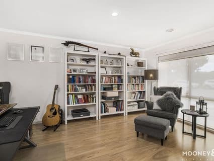 18 Middleham Close, Cranbourne West - Thumbnail 2