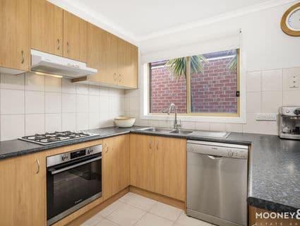 18 Middleham Close, Cranbourne West - Thumbnail 3
