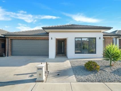 32 Bertie Street, Manor Lakes - Image 1