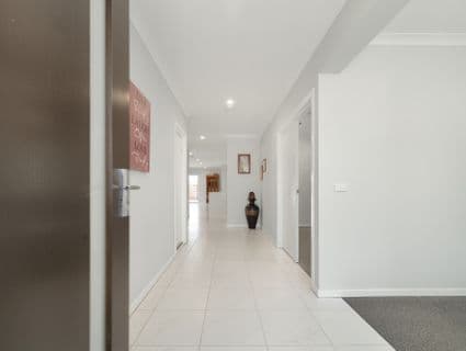32 Bertie Street, Manor Lakes - Thumbnail 2