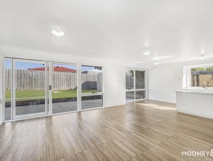 404, Cranbourne - Thumbnail 2