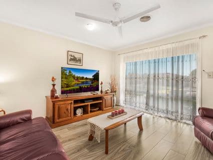 8 Benor Court, Pakenham - Thumbnail 2