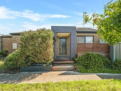 4 Ellenborough Crescent, Manor Lakes - Image 1