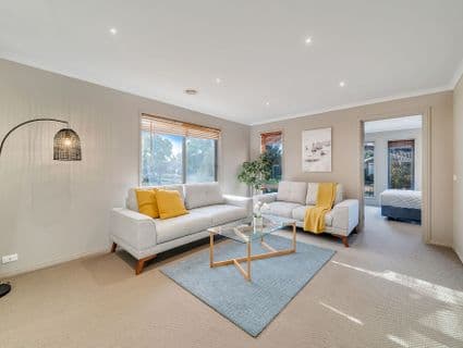4 Ellenborough Crescent, Manor Lakes - Thumbnail 3