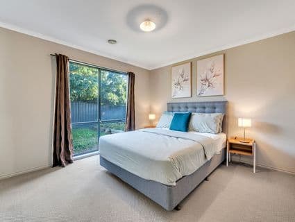 4 Ellenborough Crescent, Manor Lakes - Thumbnail 5