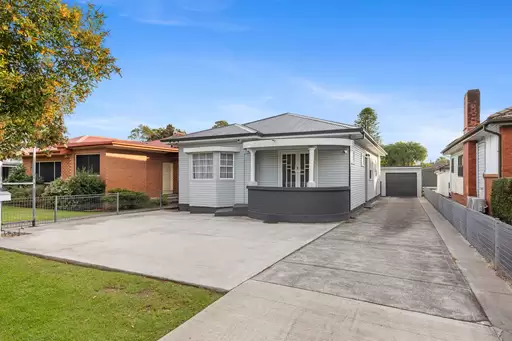 42 Baan Baan Street, Dapto - Image 1