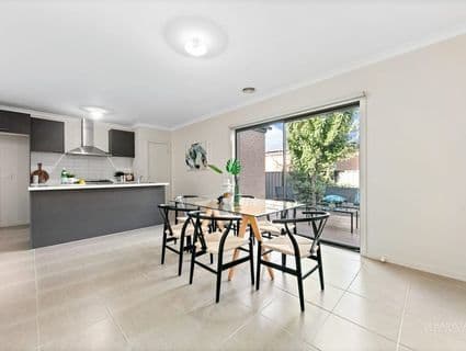 12 Viewmont Avenue, Craigieburn - Thumbnail 6