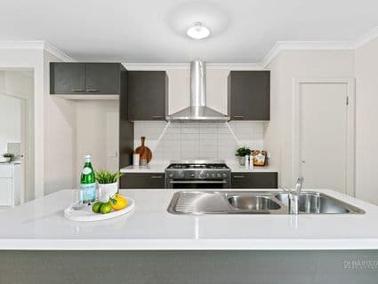 12 Viewmont Avenue, Craigieburn - Thumbnail 7