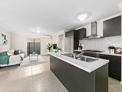 12 Viewmont Avenue, Craigieburn - Thumbnail 8
