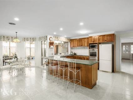 58 Loxley Boulevard, Narre Warren South - Thumbnail 2