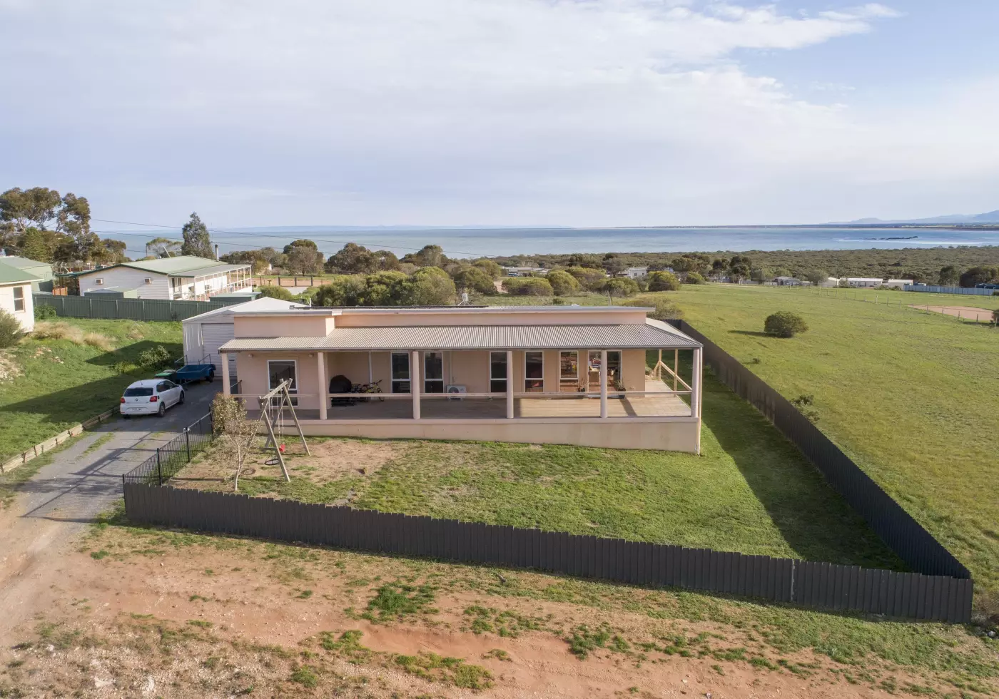 37 Mount Ferguson Dr, Weeroona Island, Weeroona Island - Thumbnail 2