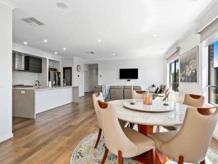 58 Wonnangatta Crescent, Weir Views - Thumbnail 4