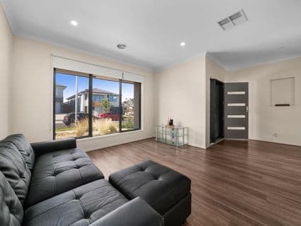 42 Bonhams Circuit, Manor Lakes - Thumbnail 4