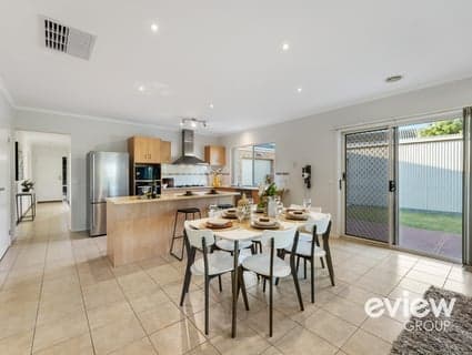 22 Liverpool Circuit, Craigieburn - Thumbnail 5