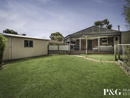 33 Garnet Close, Narre Warren - Thumbnail 2
