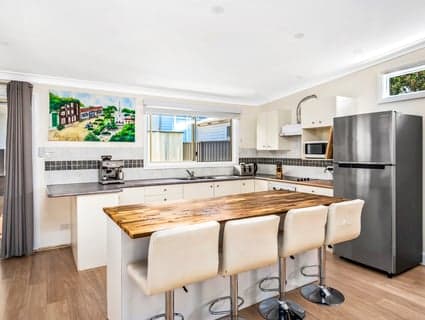404, Adamstown - Thumbnail 2
