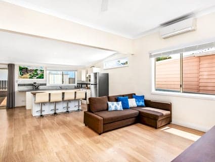 404, Adamstown - Thumbnail 4
