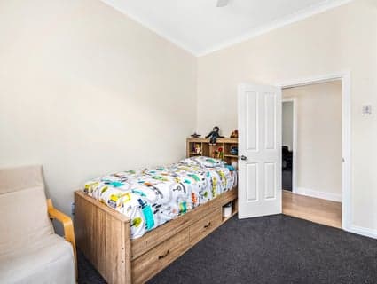 404, Adamstown - Thumbnail 6