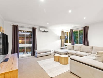2 Norfolk Close, Somerville - Thumbnail 3