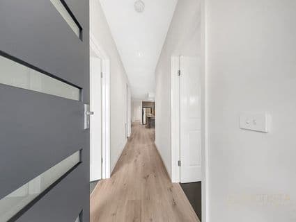 62 Hyde Park Avenue, Craigieburn - Thumbnail 2