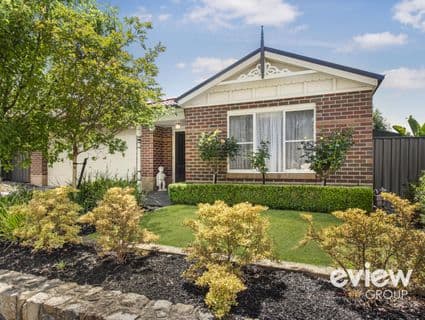 25 Carey Crescent, Pakenham - Image 1