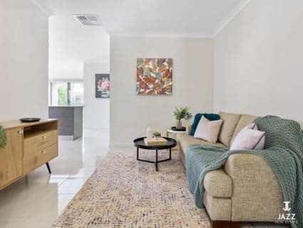 31 Heatherbell Avenue, Point Cook - Thumbnail 2