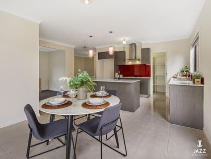 31 Heatherbell Avenue, Point Cook - Thumbnail 6