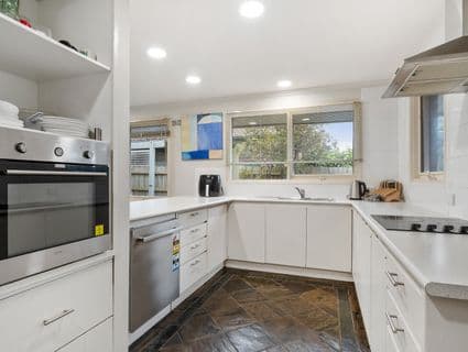 7 Rassay Court, Frankston - Thumbnail 4