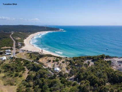 9 Silkstone Circuit, Catherine Hill Bay - Thumbnail 2