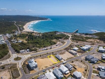 9 Silkstone Circuit, Catherine Hill Bay - Thumbnail 7