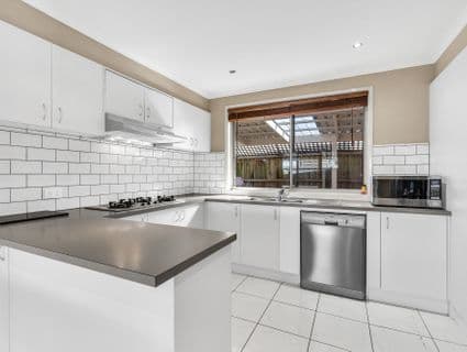 37 Newlyn Drive, Craigieburn - Thumbnail 3