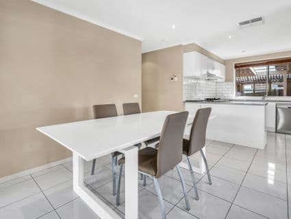 37 Newlyn Drive, Craigieburn - Thumbnail 4