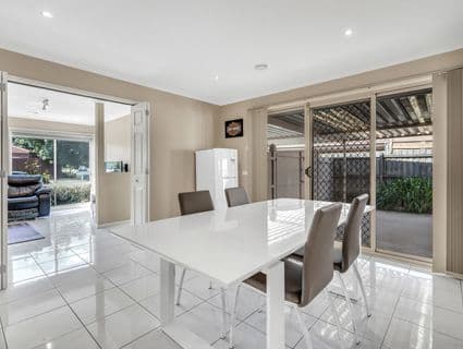 37 Newlyn Drive, Craigieburn - Thumbnail 5