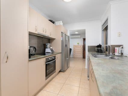 10 Dawn Court, Landsborough - Thumbnail 3
