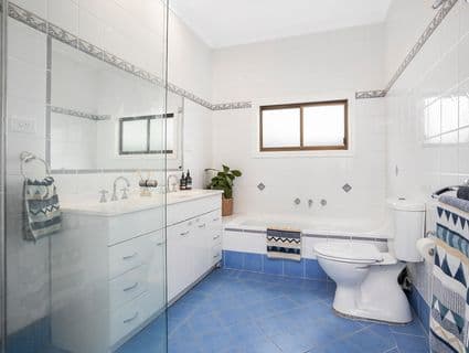 404, Oyster Bay - Thumbnail 5