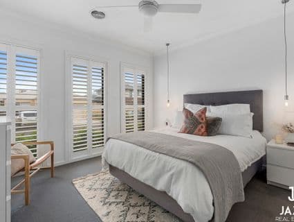 13 Neighbourhood Grove, Point Cook - Thumbnail 4