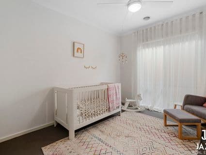 13 Neighbourhood Grove, Point Cook - Thumbnail 6