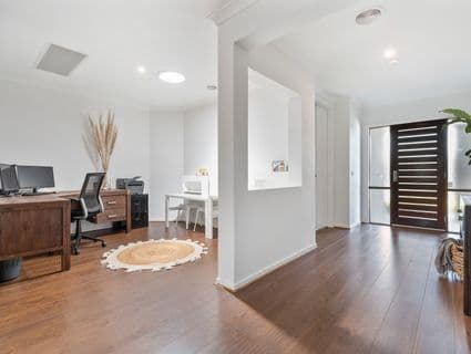 10 Canopy Grove, Cranbourne East - Thumbnail 2