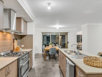 27 Gippsland Way, Craigieburn - Thumbnail 8